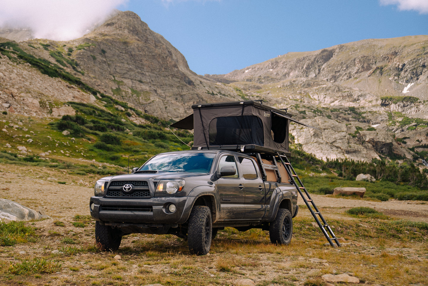 Overlander Aluminum Roof Top Tent with Solar